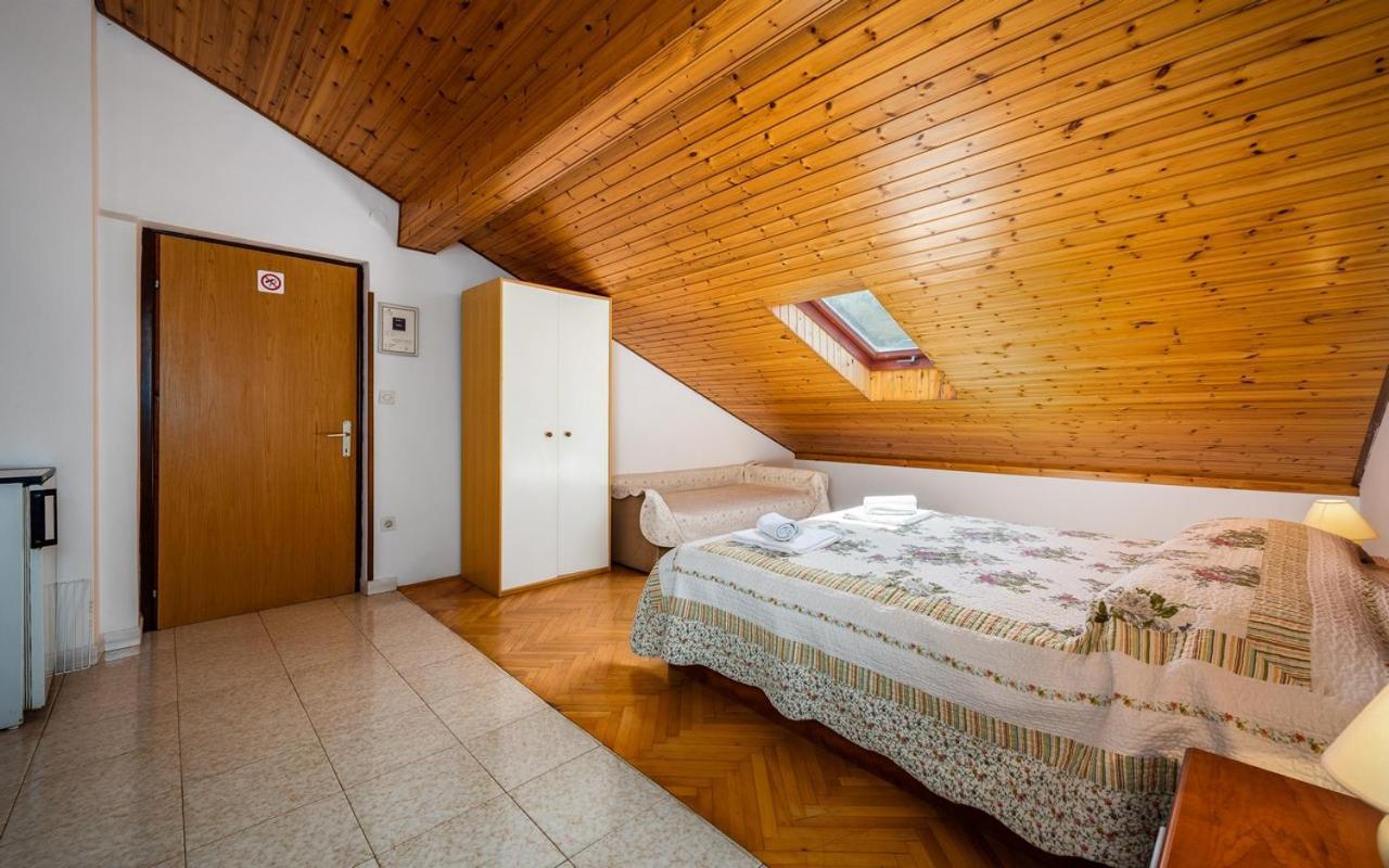 Apartmani Lido Bašanija Exteriör bild