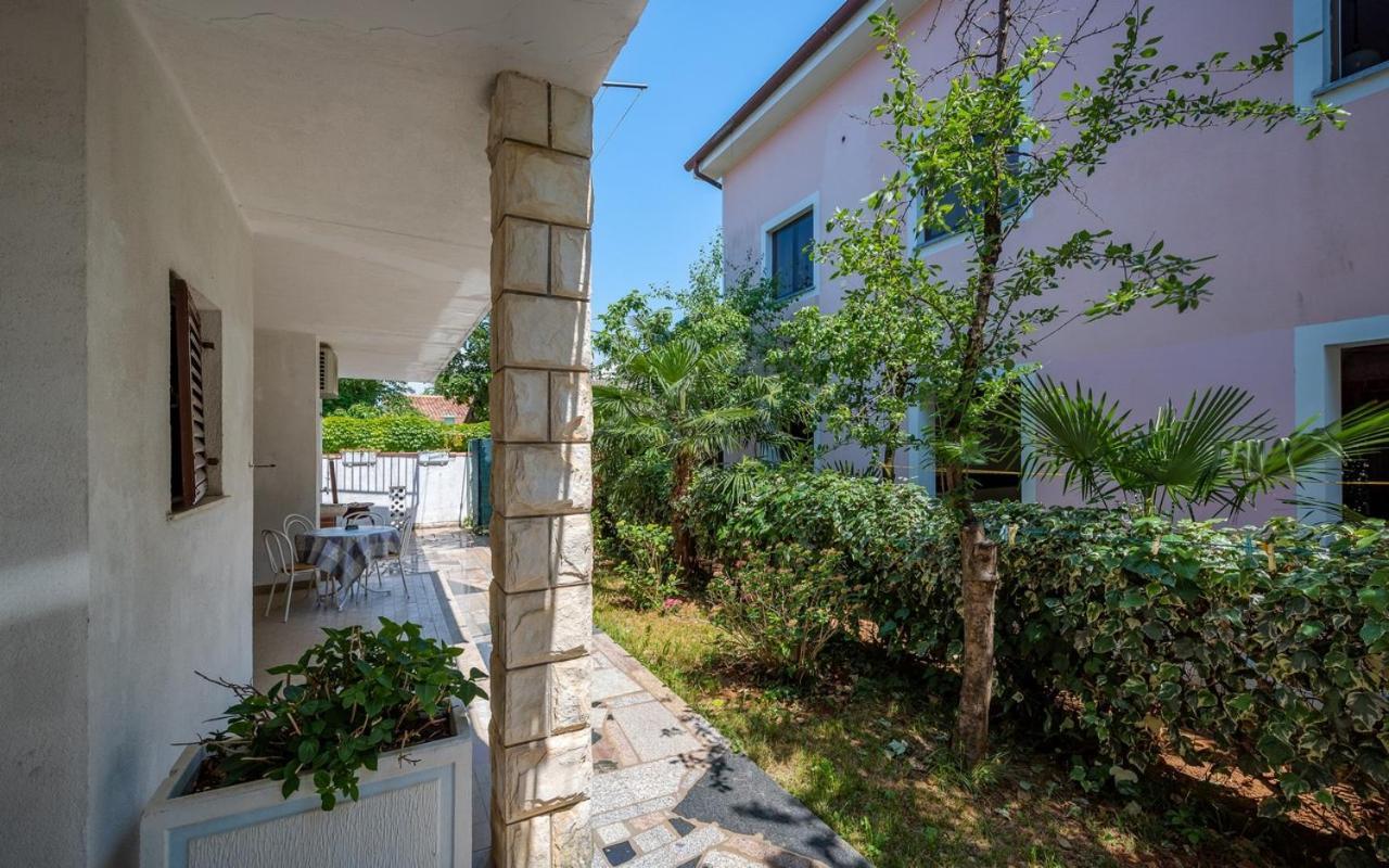 Apartmani Lido Bašanija Exteriör bild