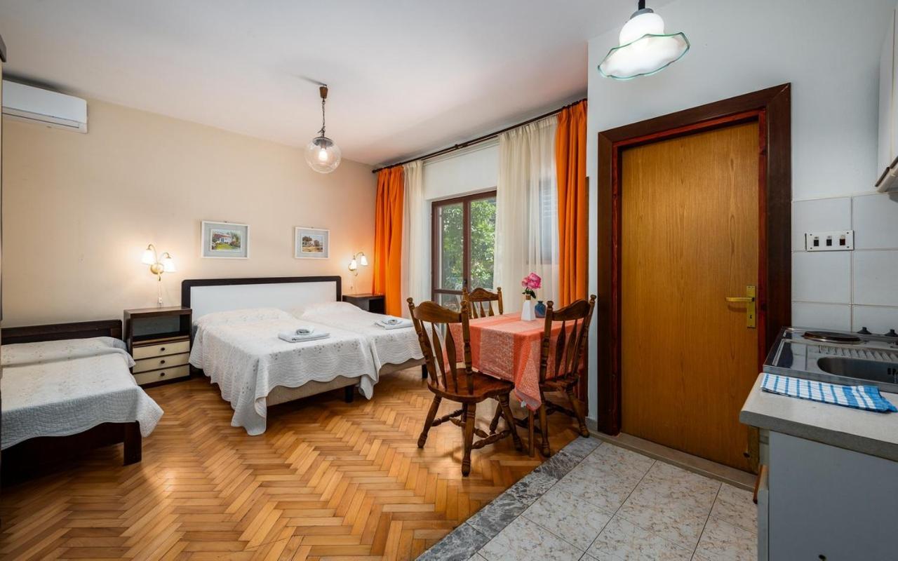 Apartmani Lido Bašanija Exteriör bild